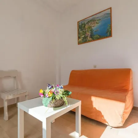 Apartment Irini *